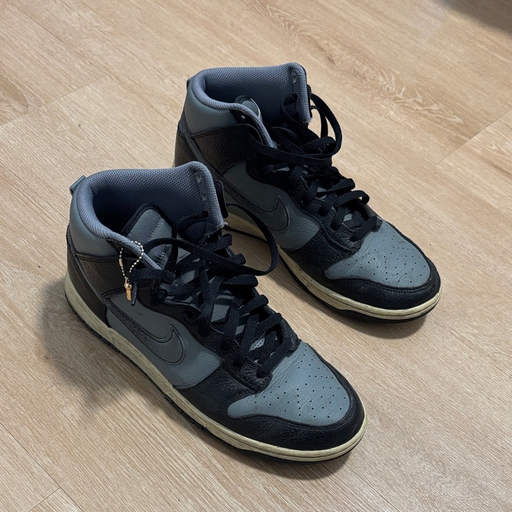 Nike Men's Black and Gray Dunk High Sneakers